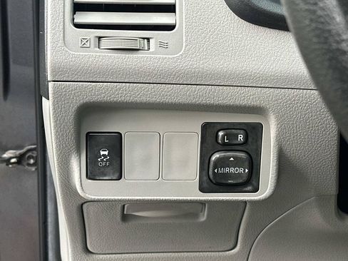 Used 2013 Toyota Corolla L FWD image 25