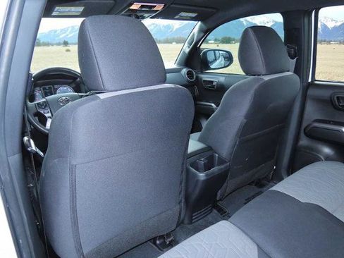 Used 2022 Toyota Tacoma TRD Off-Road image 20