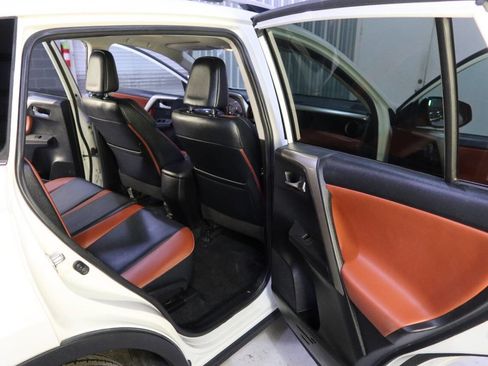 Used 2014 Toyota RAV4 Limited image 14