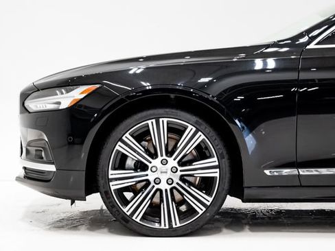 Used 2023 Volvo S90 B6 Plus AWD/4WD image 31
