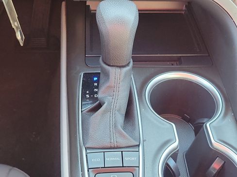 Used 2022 Toyota Camry LE image 29