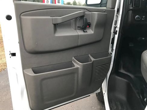 Used 2022 Chevrolet Express 2500 LS image 9