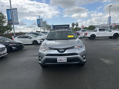 Used 2018 Toyota RAV4 XLE w/ Convenience Package AWD/4WD image 1