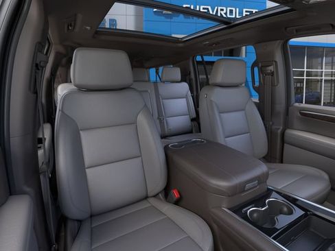 New 2026 Chevrolet Suburban Z71 AWD/4WD image 16