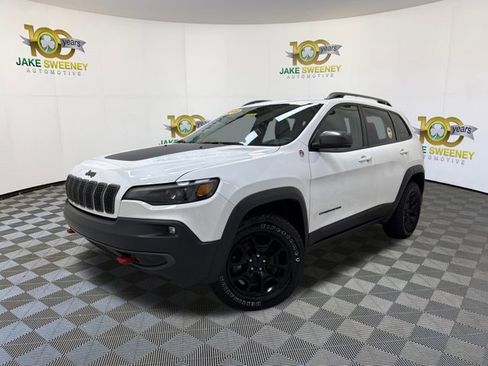 Used 2019 Jeep Cherokee Trailhawk w/ Cold Weather Group image 4