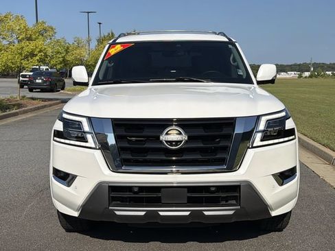 Used 2022 Nissan Armada SL w/ Captain's Chairs Package AWD/4WD image 10