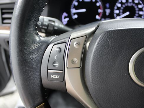Used 2015 Lexus ES 350 w/ Luxury Package FWD image 10