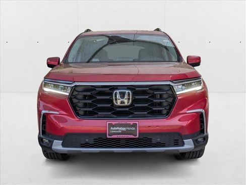 New 2025 Honda Pilot Touring image 6
