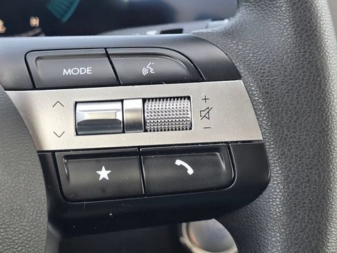 Used 2025 Hyundai Sonata SE FWD image 29
