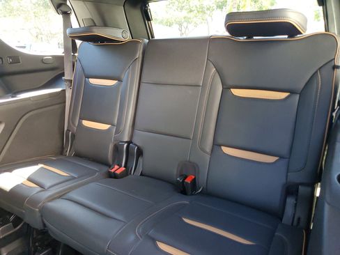 Used 2023 GMC Yukon AT4 w/ Technology Package image 12