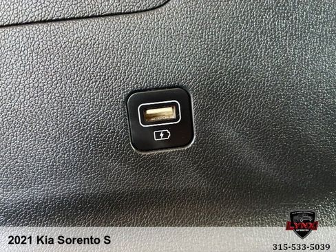 Used 2021 Kia Sorento S AWD/4WD image 34