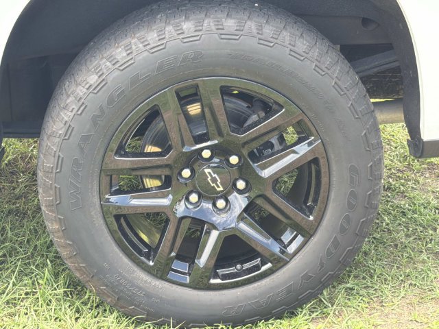 Used 2024 Chevrolet Silverado 1500 RST AWD/4WD image 18