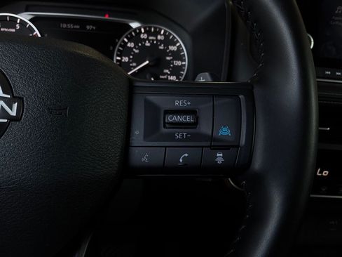 Used 2025 Nissan Rogue SV AWD/4WD image 38