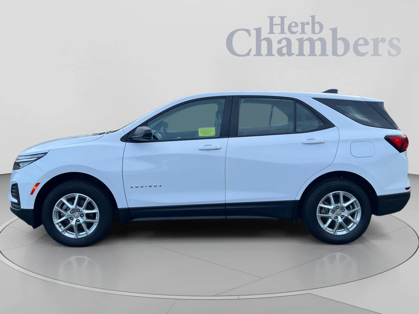 Used 2024 Chevrolet Equinox LS w/ LPO, Floor Liner Package AWD/4WD image 4