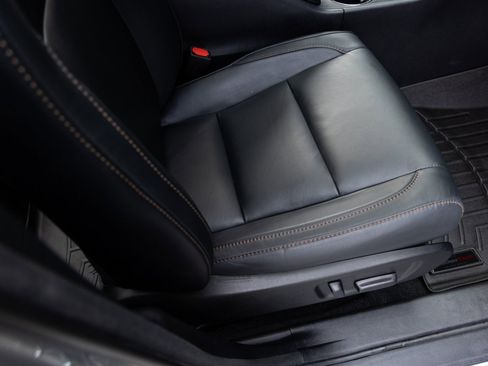 Used 2017 Toyota Highlander XLE image 33