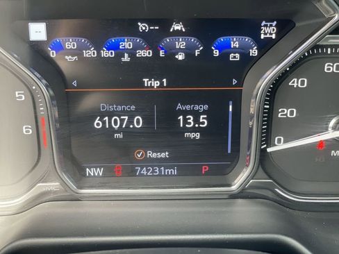 Used 2021 GMC Yukon SLT w/ SLT Luxury Plus Package AWD/4WD image 12