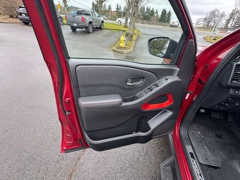 Used 2023 Nissan Frontier PRO-4X w/ Pro Convenience Package image 16