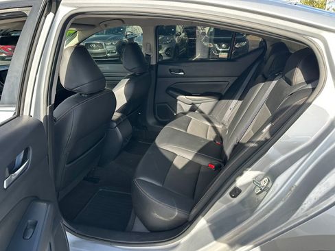 Used 2021 Nissan Altima 2.5 SR image 11