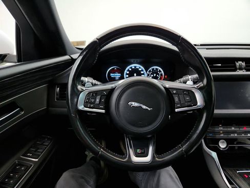 Used 2018 Jaguar XF S AWD/4WD image 18