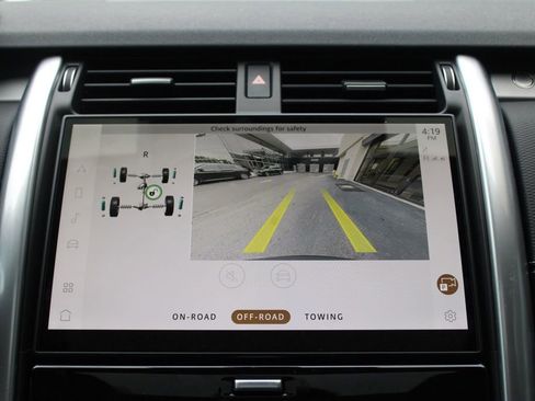 Certified 2025 Land Rover Discovery Dynamic SE image 22