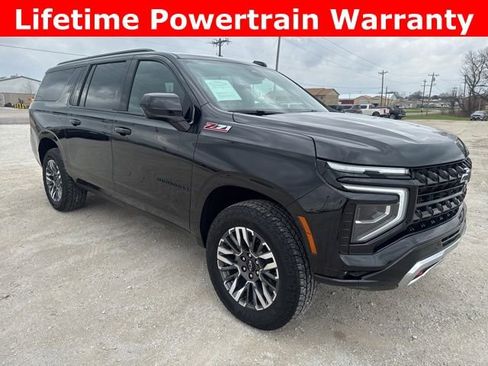 Used 2025 Chevrolet Suburban Z71 image 8