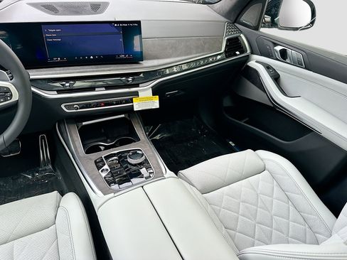 New 2026 BMW X7 xDrive40i w/ M Sport Package image 18