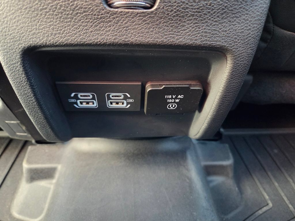 Used 2023 Jeep Cherokee Altitude Lux w/ Lux Elite Package AWD/4WD image 30