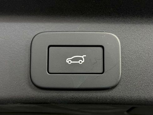 New 2026 Jaguar F-PACE R-Dynamic S image 18