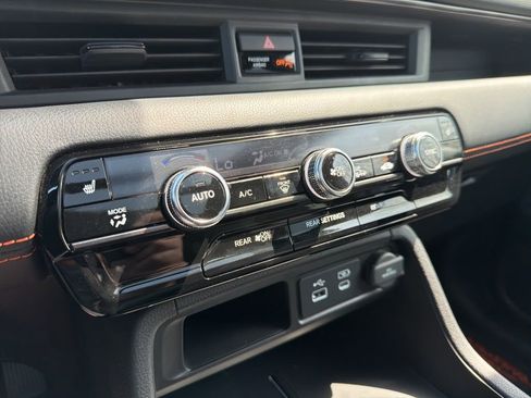 Used 2023 Honda Pilot TrailSport image 35