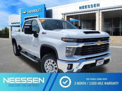 Used 2025 Chevrolet Silverado 2500 LT AWD/4WD image 1