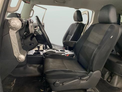 Used 2012 Toyota FJ Cruiser 4WD w/ Upgrade Pkg image 12