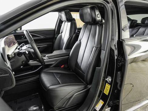 Used 2024 Cadillac Lyriq Sport RWD image 31