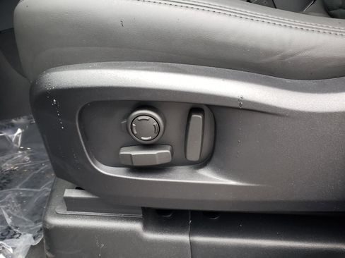 New 2026 Land Rover Defender 110 X-Dynamic SE image 19