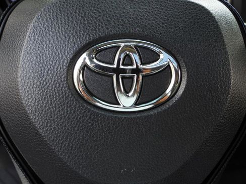 Used 2019 Toyota RAV4 XLE image 60