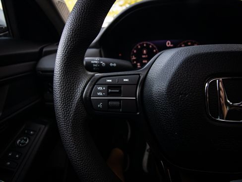 Used 2024 Honda Accord EX image 18