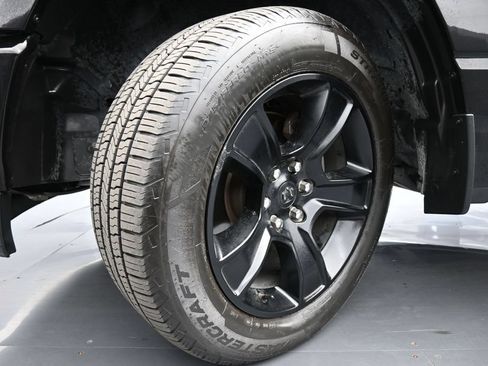 Used 2021 RAM 1500 Big Horn AWD/4WD image 16
