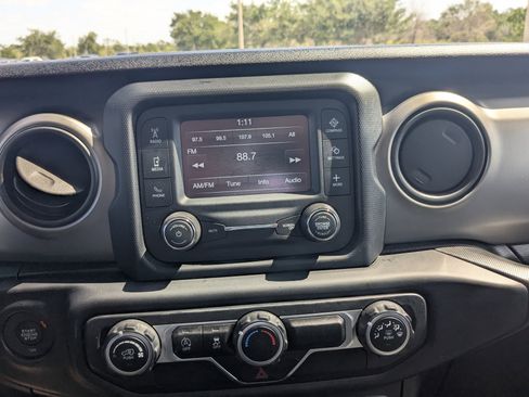 Used 2019 Jeep Wrangler Sport AWD/4WD image 23