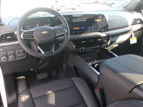 New 2026 Chevrolet Suburban LT w/ Comfort Package image 18