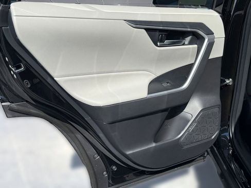 Certified 2025 Toyota RAV4 XLE w/ Convenience Package image 28