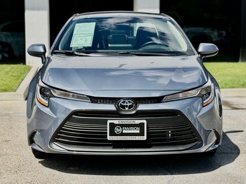 Used 2026 Toyota Corolla LE w/ Carpet Mat Package (TMS) FWD image 5