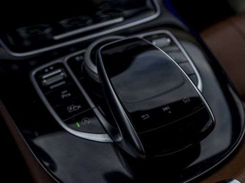 Used 2018 Mercedes-Benz E 400 Coupe image 28