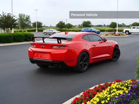 Used 2017 Chevrolet Camaro SS RWD image 4