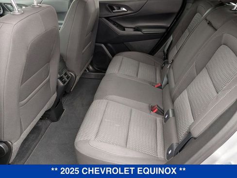 Used 2025 Chevrolet Equinox LT image 29