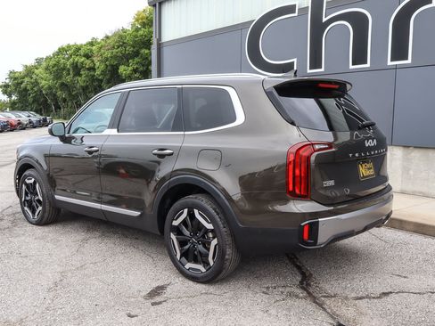 Used 2025 Kia Telluride S FWD image 6