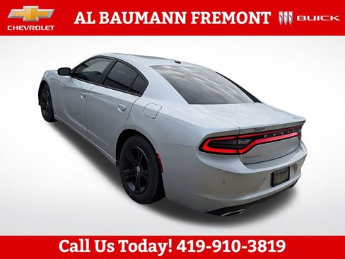 Used 2020 Dodge Charger SXT w/ Leather Interior Group RWD image 5
