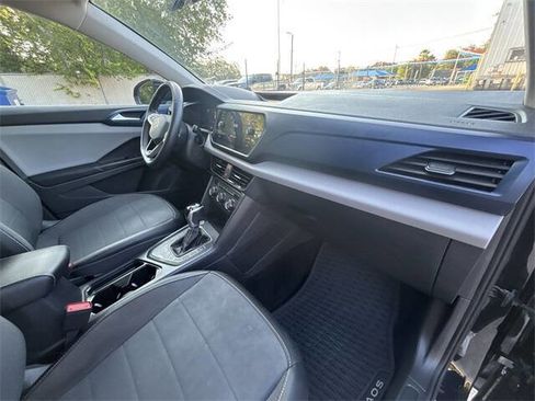 Used 2022 Volkswagen Taos SE w/ Panoramic Sunroof Package image 20