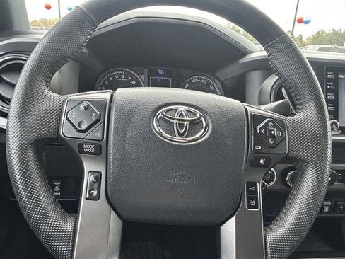 Used 2020 Toyota Tacoma SR5 image 10