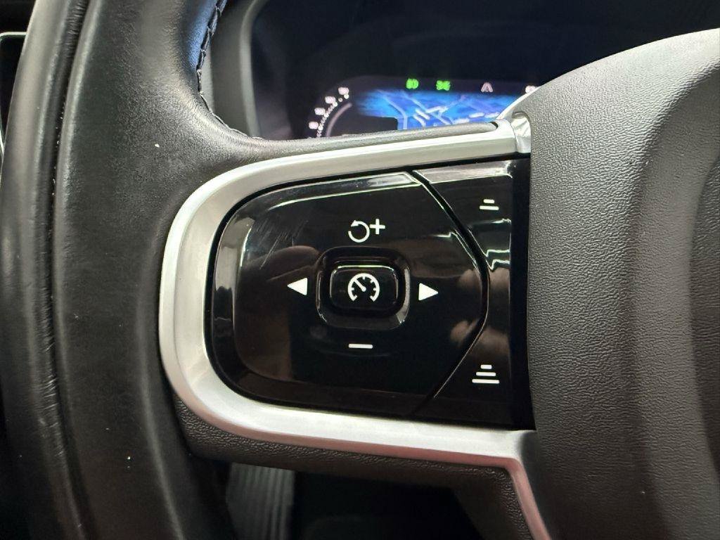 Used 2022 Volvo XC60 B6 Inscription w/ Advanced Package AWD/4WD image 14