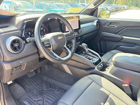 Used 2025 Chevrolet Colorado LT w/ LT Convenience Package RWD image 6
