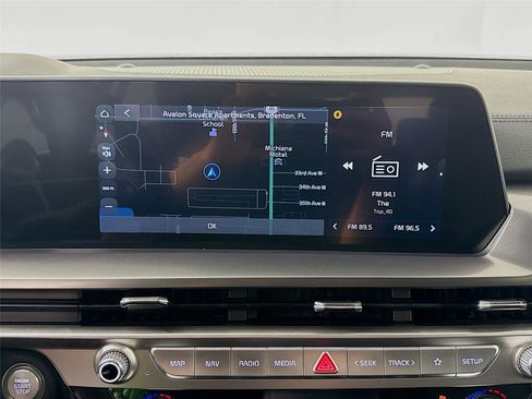 Used 2025 Kia Telluride S image 11